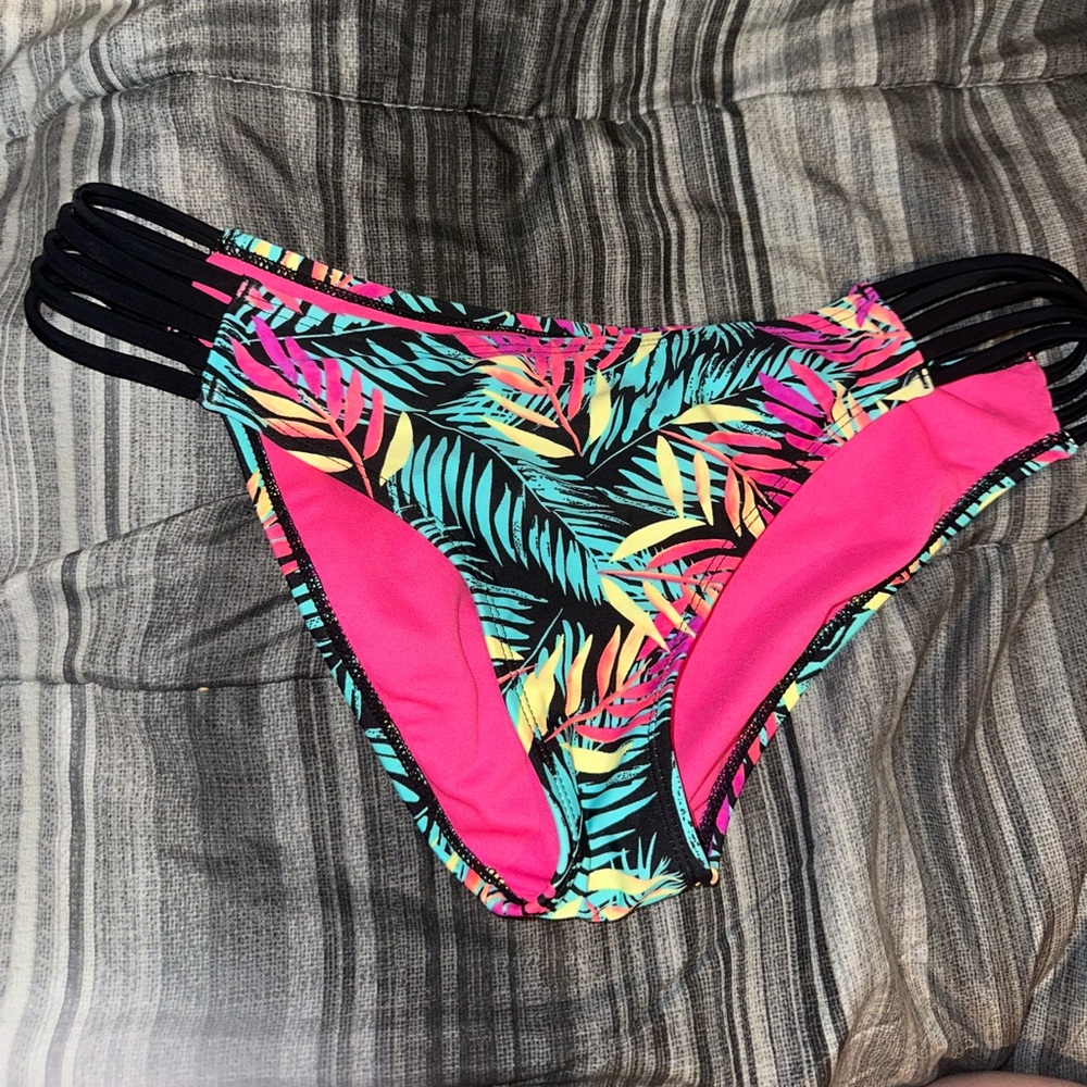 ⚠️LAST 2 WEEKS TO PURCHASE— Tropical style bathing suit bottom